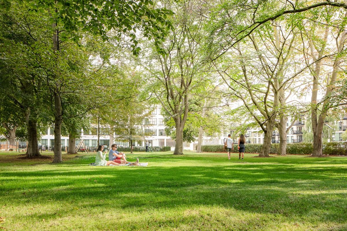 Barratt London - Hayes Village