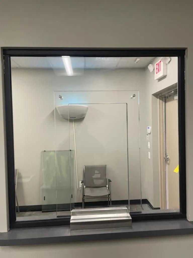 P & E Mirror and Glass LLC