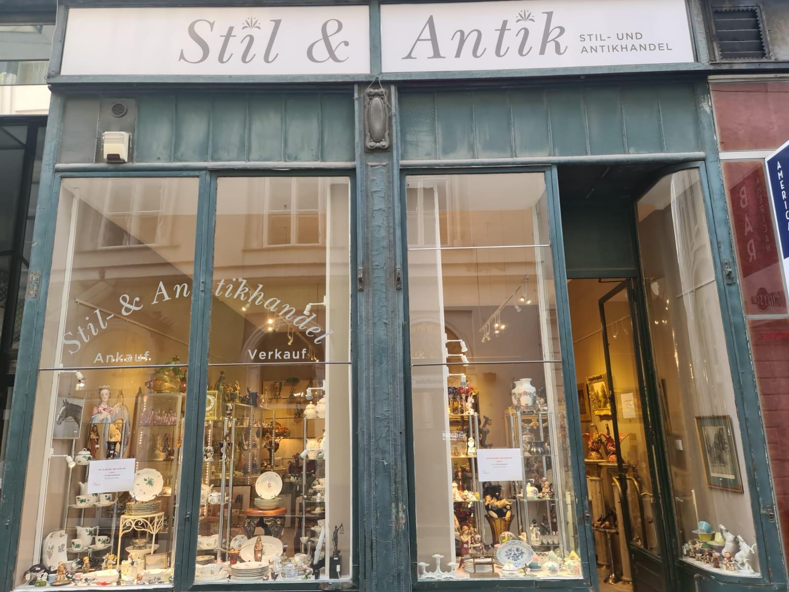 Stil- und Antikhandel & Antikmöbel, Altwaren und Antiquitäten in Wien