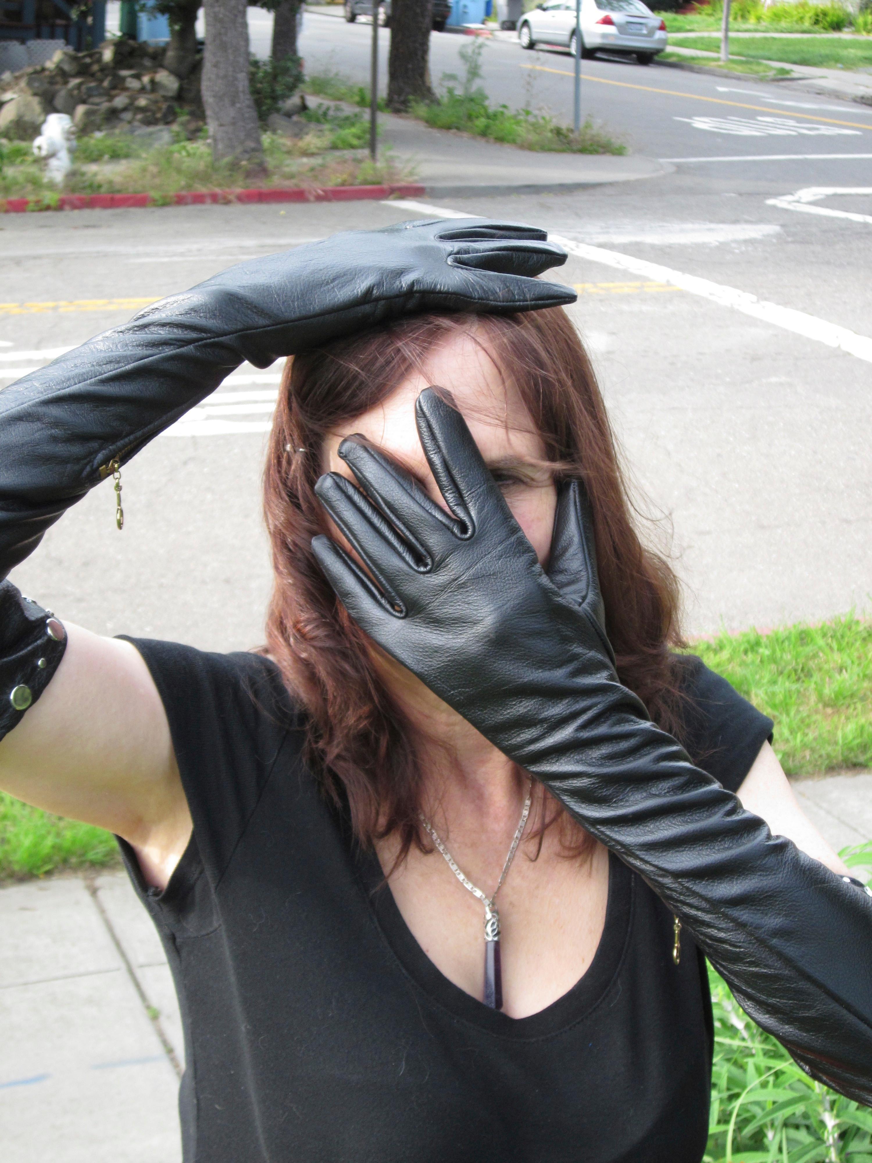 Gloves By Linda Lorraine