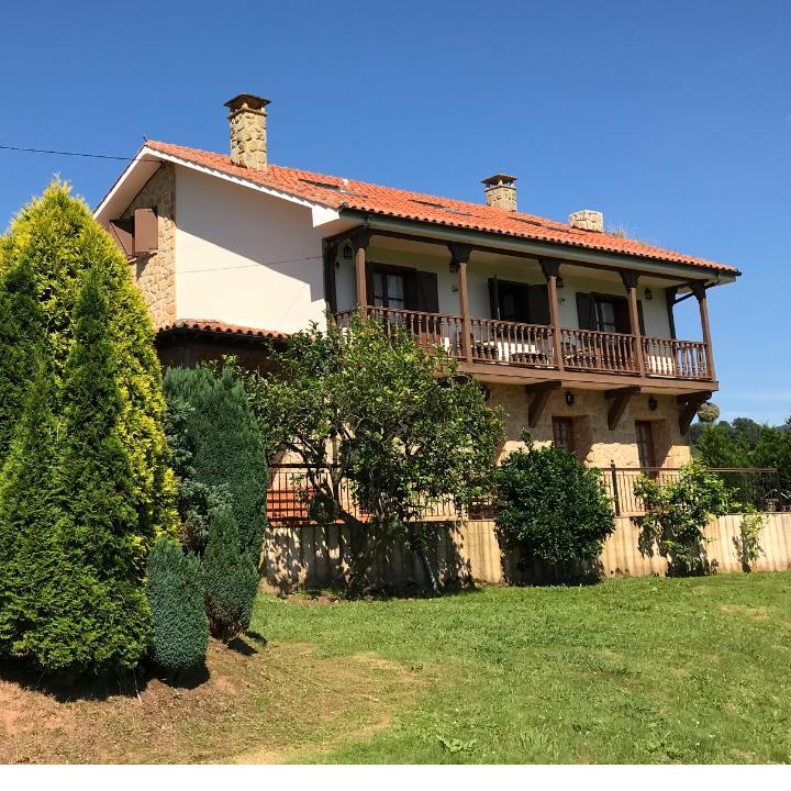 VIVIENDA VACACIONAL "LA BUSTARIEGA"