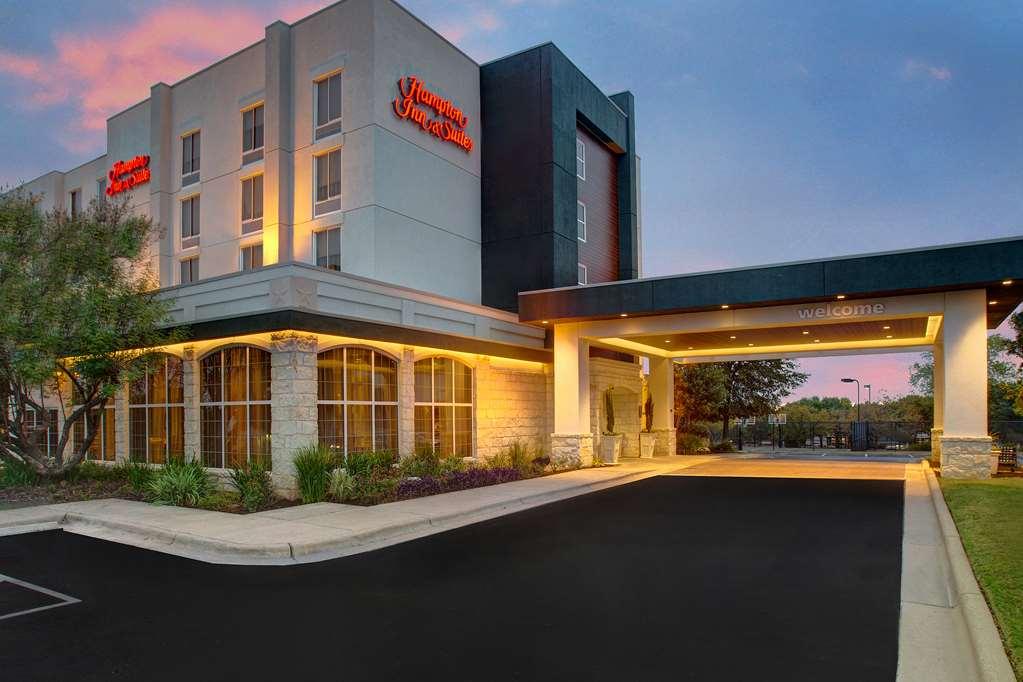 Hampton Inn & Suites Austin-Airport
