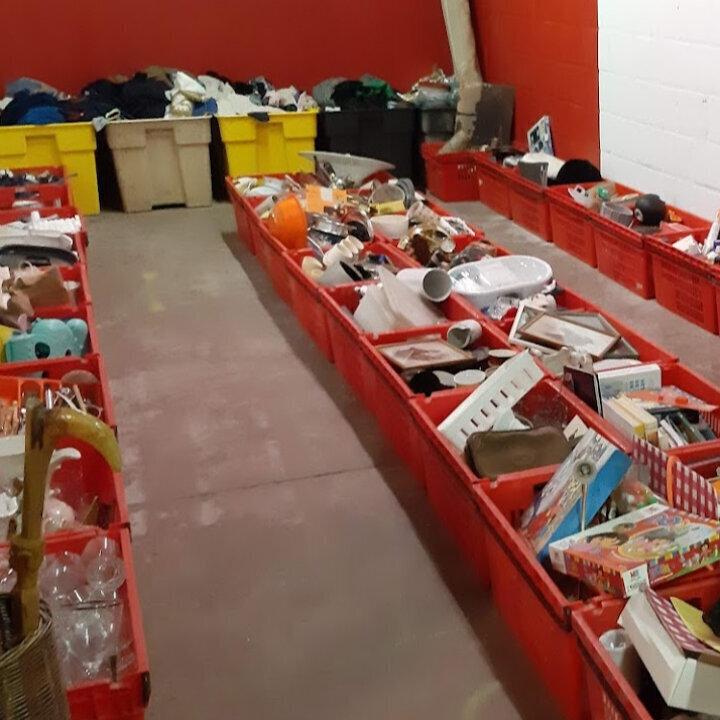 CentCo.plus bv, tweedehandswinkel en inboedel opruimingen.