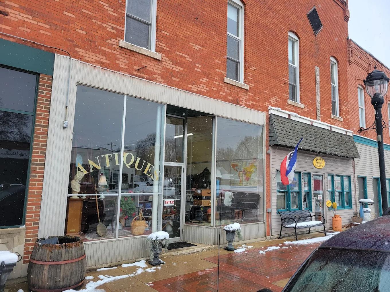 Grand Antique Gallery