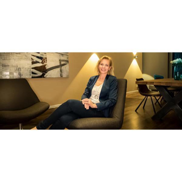 Iris Baumann - Immobilienmakler Rheinauhafen Köln