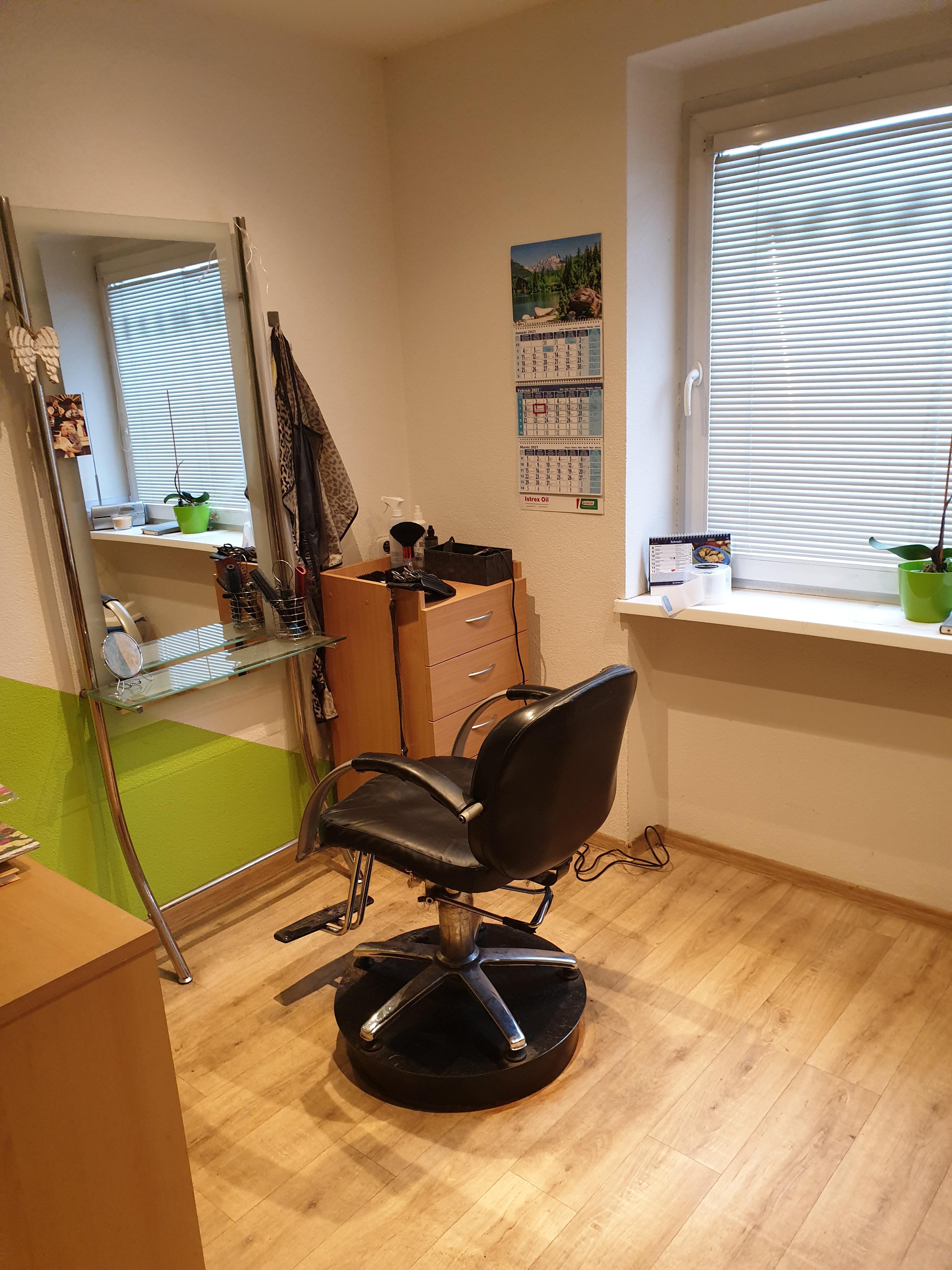 Katarína Mackovová Holičstvo