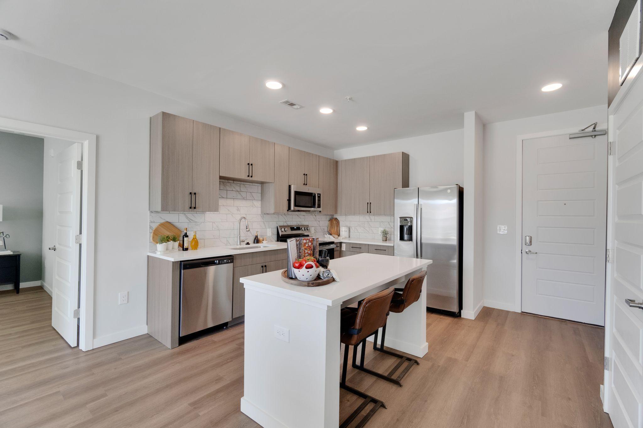 Lakepointe Apartments