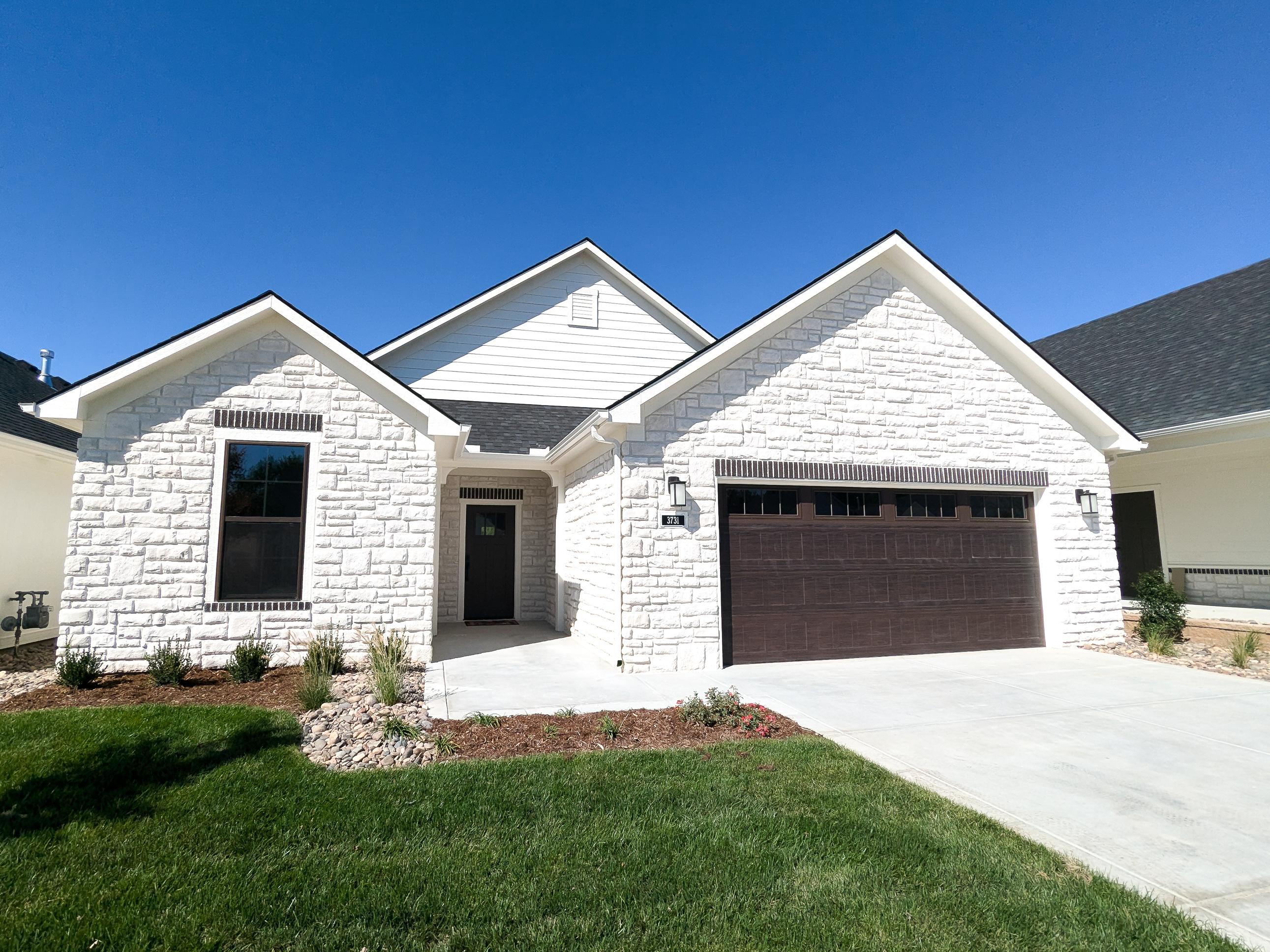 The Courtyards at Brookfield An Epcon Community