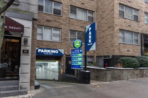 Centerpark UN Plaza Garage