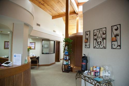 Brown & Nawrocki Restorative & Cosmetic Dentistry