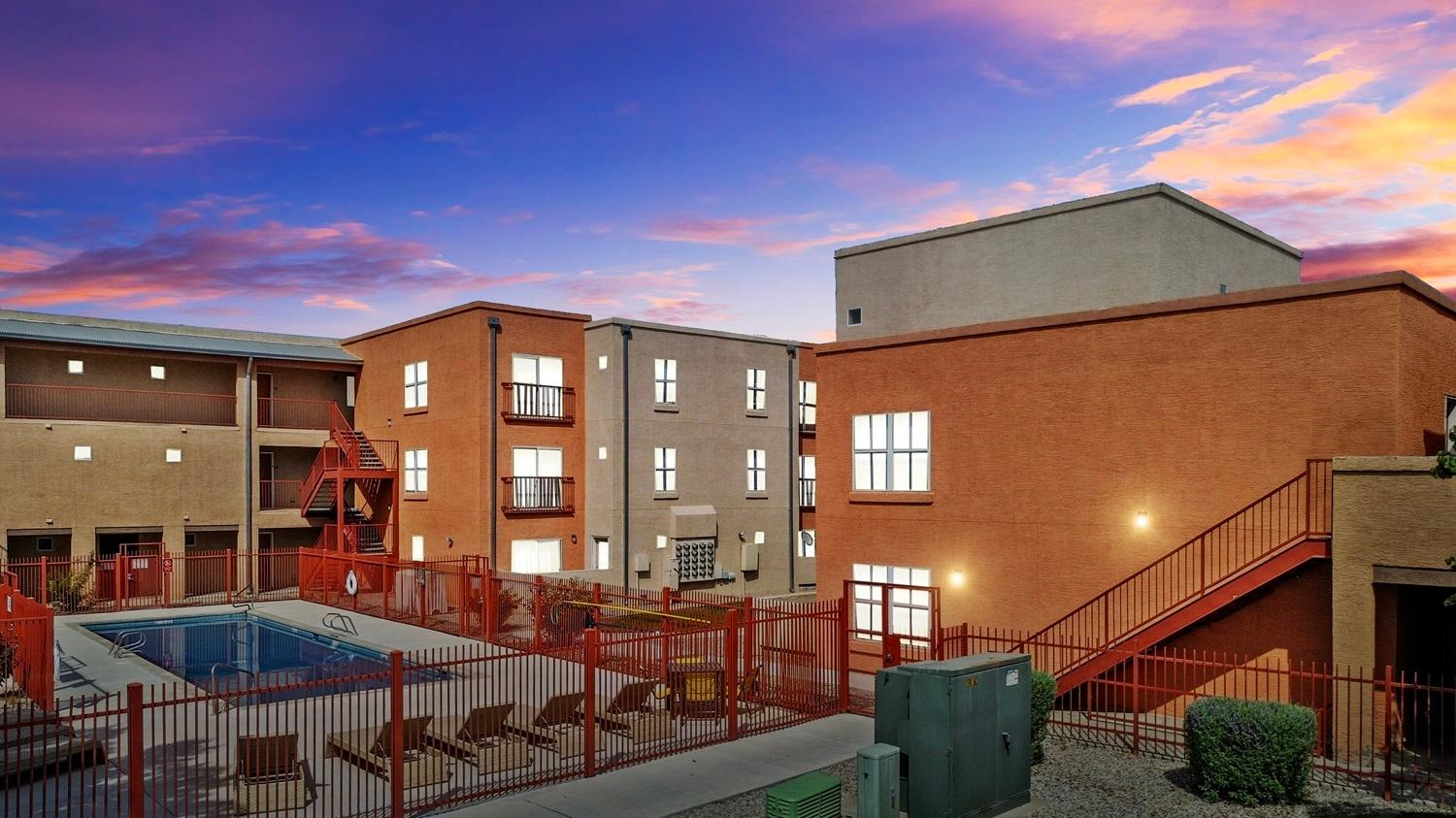 Paseo Del Sol Apartmemts