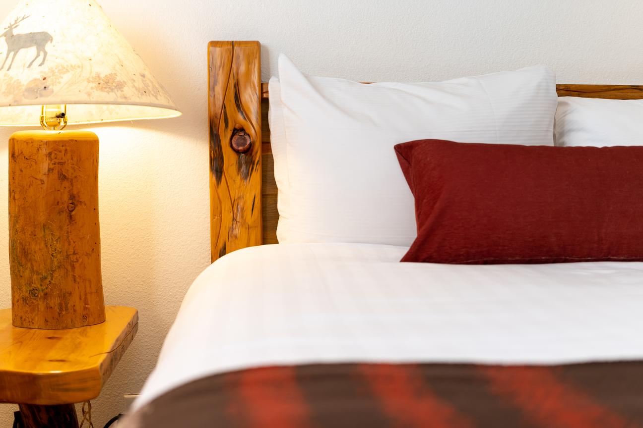 Red Wolf Lakeside Lodge