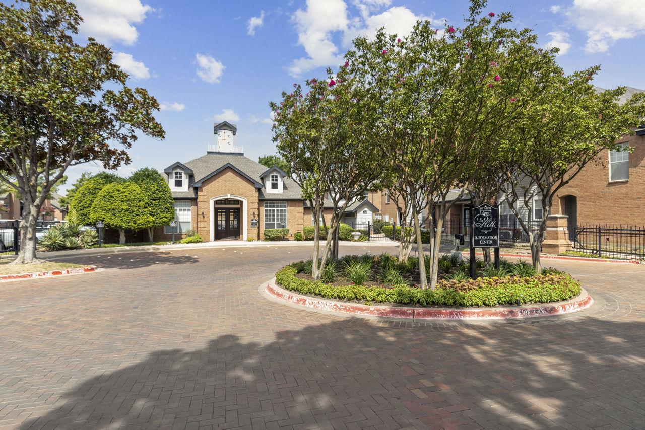 Towns of Chapel Hill Apartments