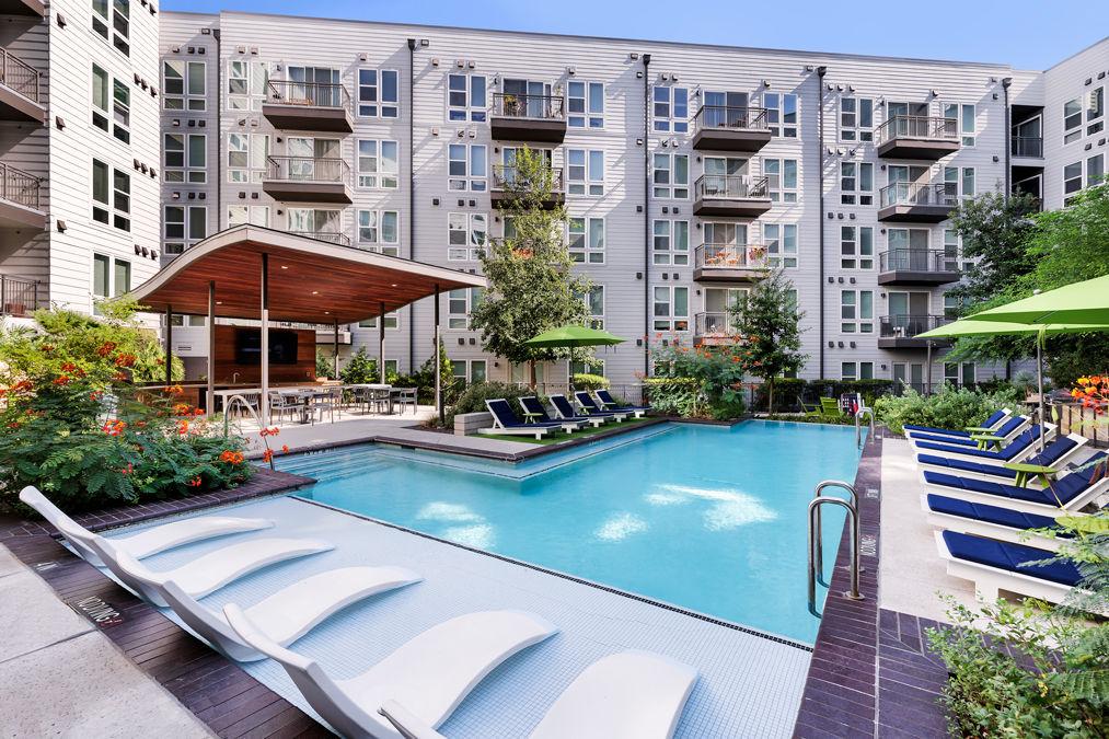 Korina & Alder at The Grove