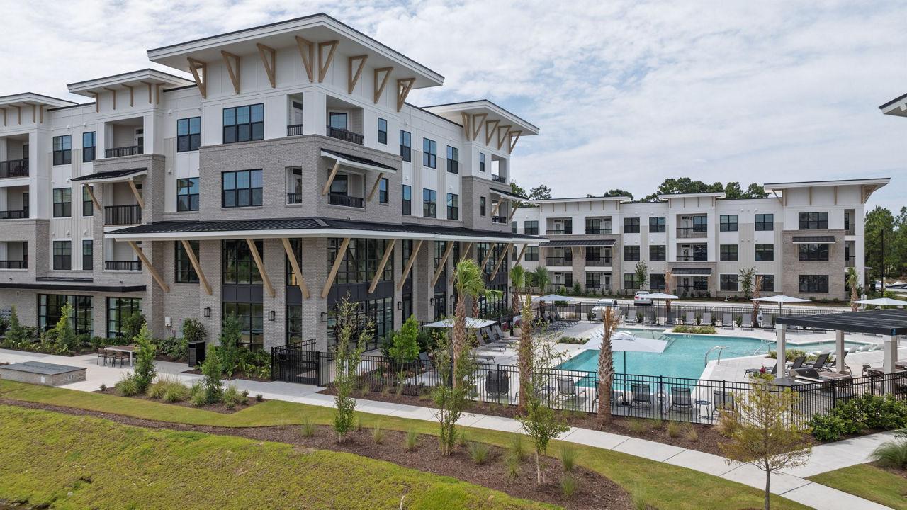 The Range on Oleander Apartments