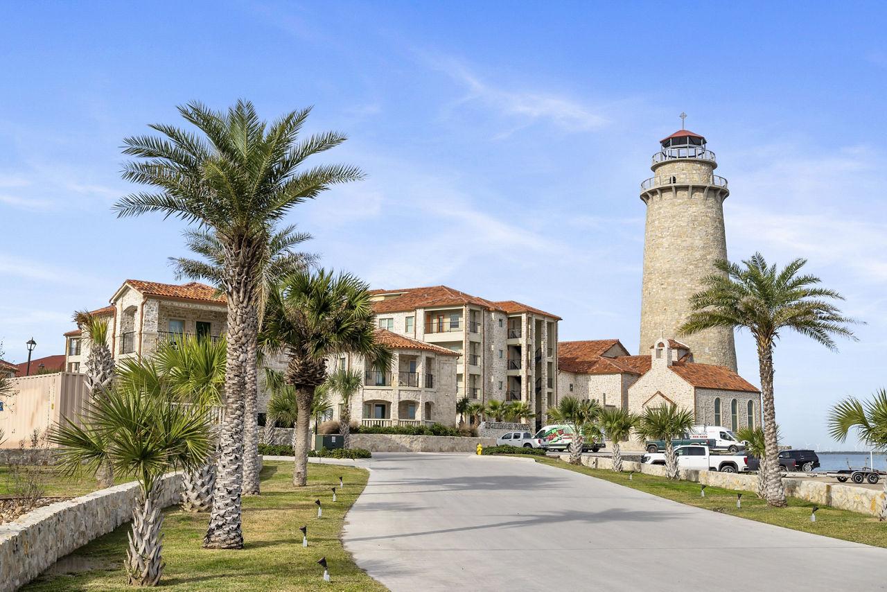 Lighthouse Pointe