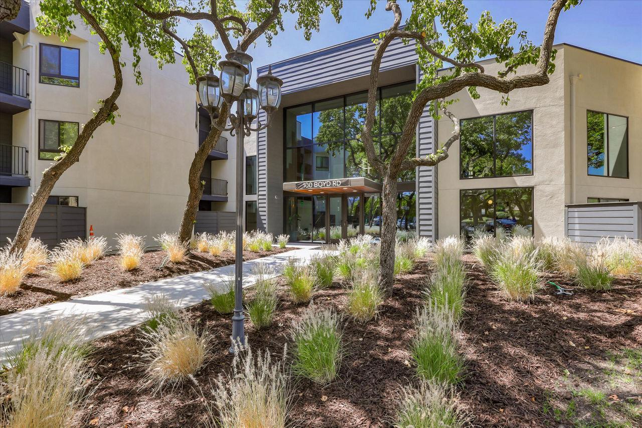 100 Boyd