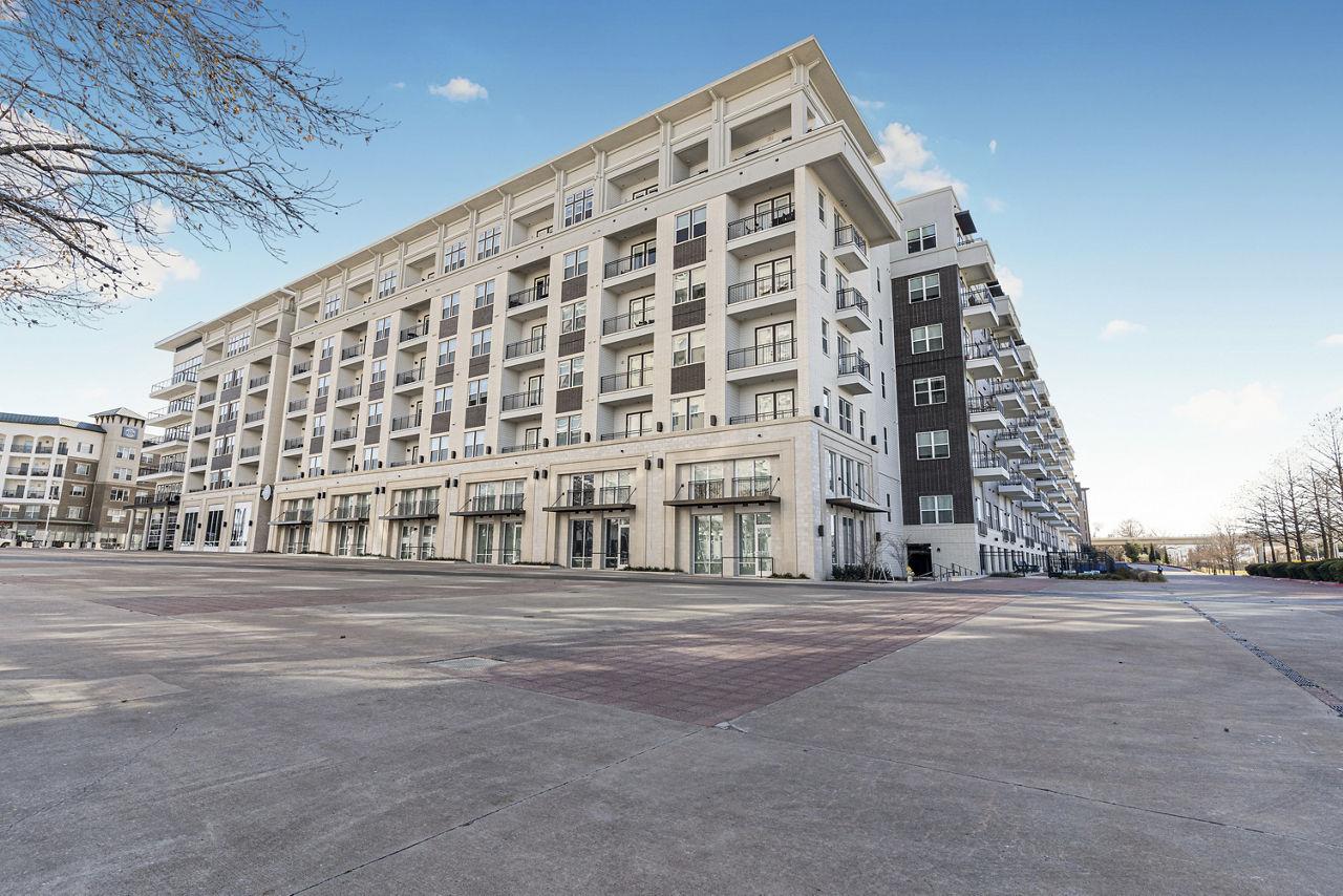 Ovation at Galatyn Park Apartments