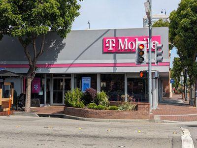 T-Mobile Experience Store