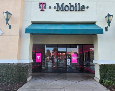 T-Mobile Authorized Retailer