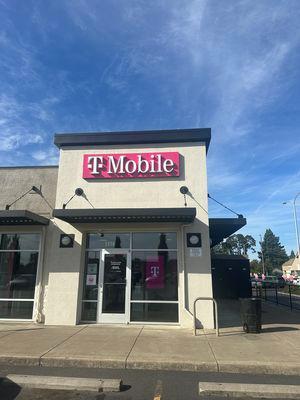 T-Mobile Authorized Retailer
