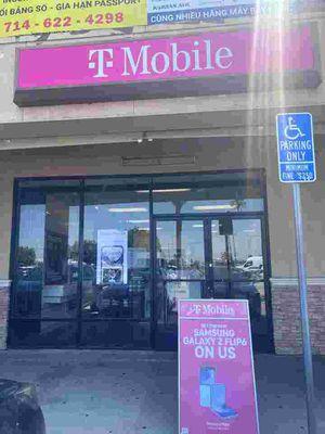 T-Mobile Authorized Retailer