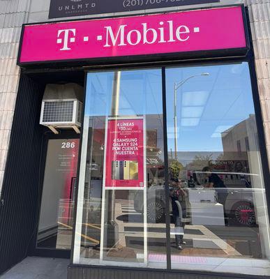T-Mobile Authorized Retailer
