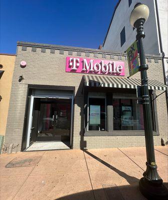 T-Mobile Authorized Retailer