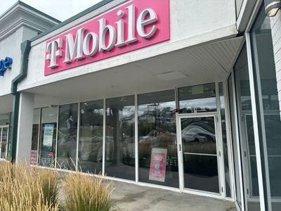 T-Mobile Experience Store