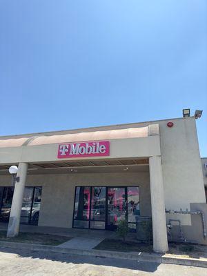 T-Mobile Authorized Retailer