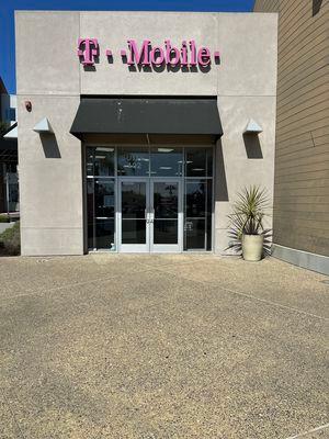 T-Mobile Authorized Retailer