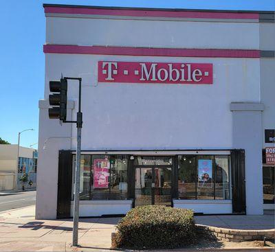 T-Mobile Authorized Retailer