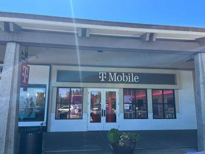 T-Mobile Authorized Retailer