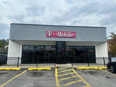 T-Mobile Authorized Retailer