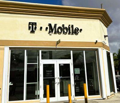 T-Mobile Authorized Retailer