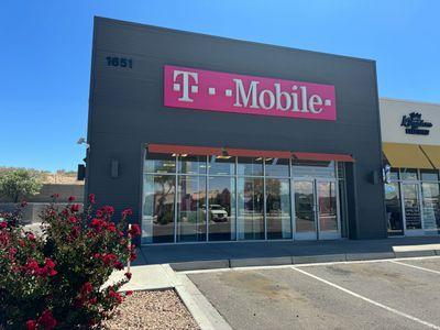 T-Mobile Authorized Retailer