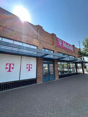T-Mobile Authorized Retailer