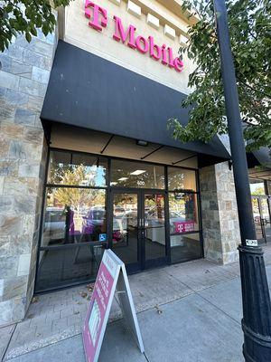 T-Mobile Authorized Retailer