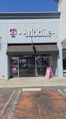 T-Mobile Authorized Retailer