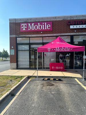 T-Mobile Authorized Retailer
