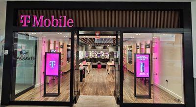T-Mobile Experience Store