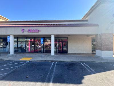 T-Mobile Authorized Retailer
