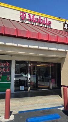 T-Mobile Authorized Retailer
