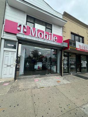 T-Mobile Authorized Retailer