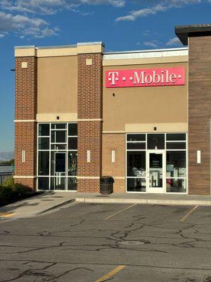 T-Mobile Authorized Retailer