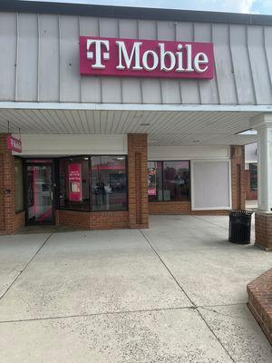 T-Mobile Authorized Retailer