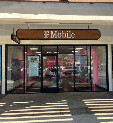 T-Mobile Authorized Retailer