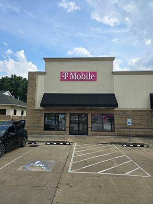 T-Mobile Authorized Retailer