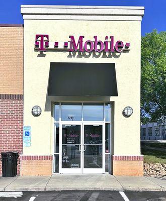 T-Mobile Authorized Retailer