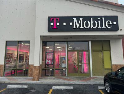 T-Mobile Authorized Retailer